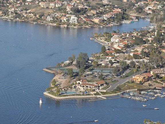 Clubhouse, Tennis courts