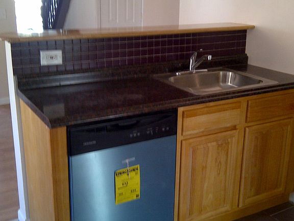 3rd image of 261 Sanford St