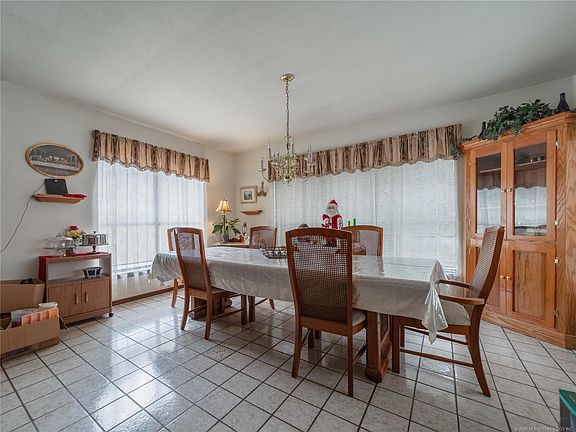 2nd image of 122 Vicars Ln