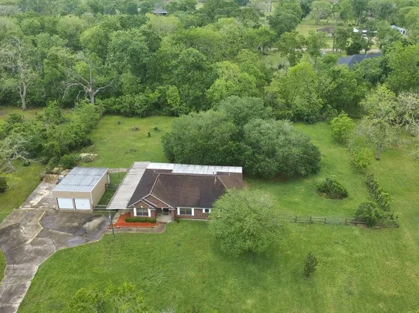 308 County Road 893b, Angleton, TX 77515