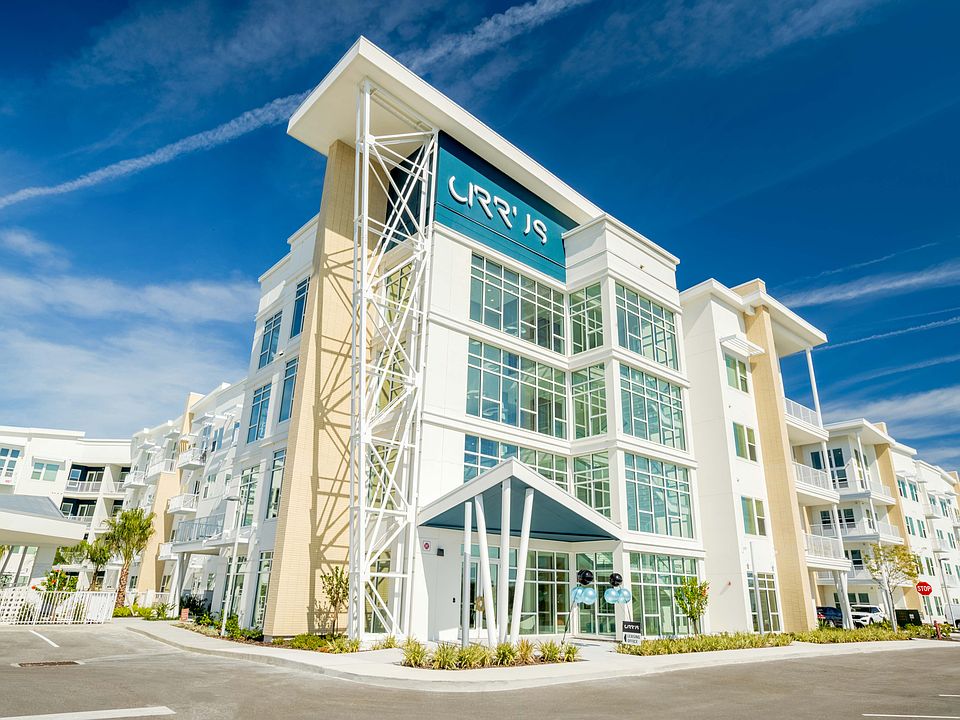 Exterior Cirrus Apartments