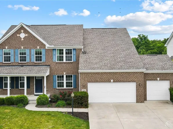 9752 Crooked Creek Dr, Centerville, OH 45458