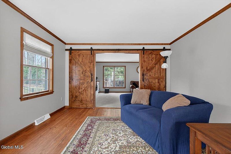 5th image of 61 Robinwood Drive