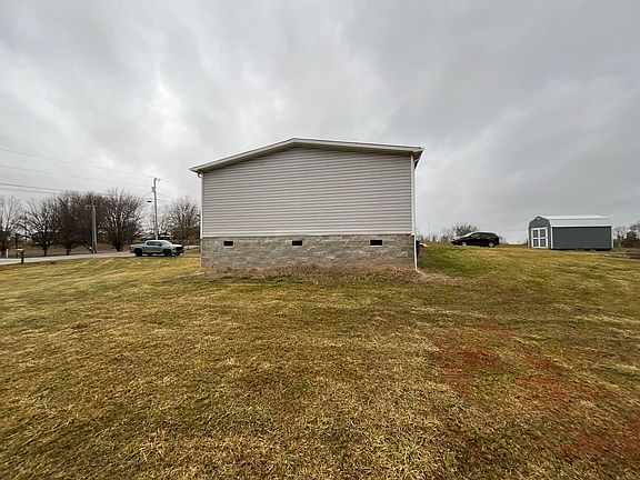 4th image of 82 Coffee Tree Ln