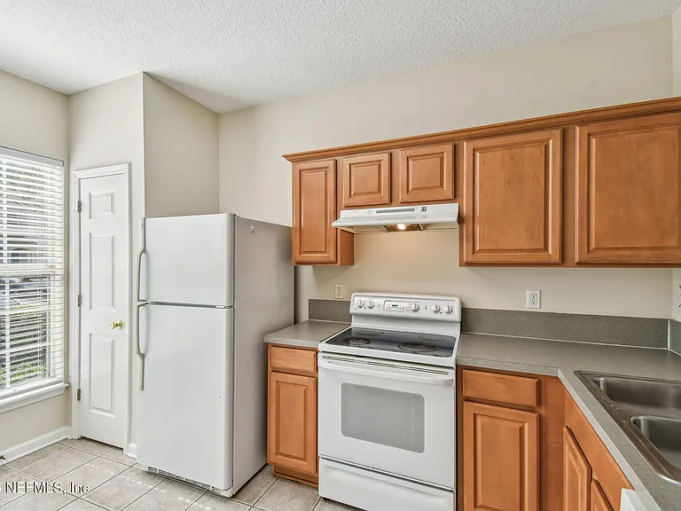 3542 Lone Tree Ln — Photo 8