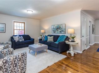 2815 Shadyoak Dr, Des Moines, IA 50310