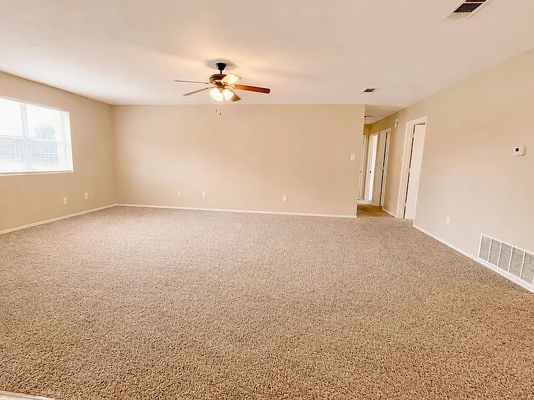 4602 Greyhound Dr — Photo 6