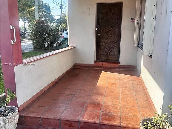 3rd image of 1912 NW 24th Ave
