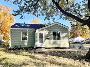 3901 Lawnwoods Dr, Des Moines, IA 50310