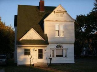 1302 N 8th St, Quincy, IL 62301