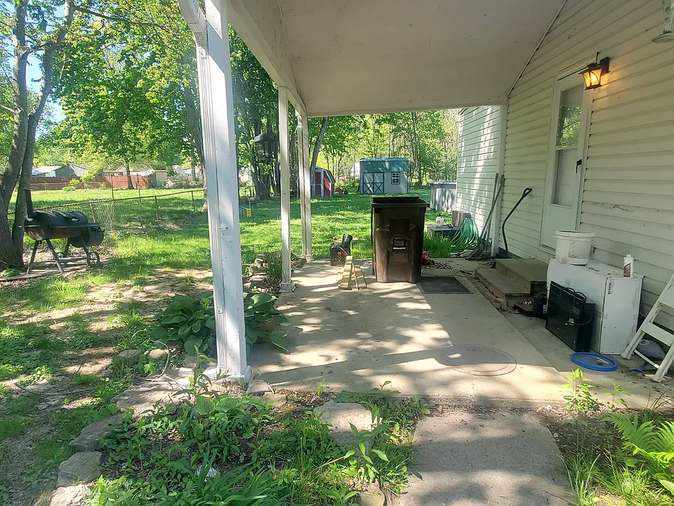 6307 Traylor Rd