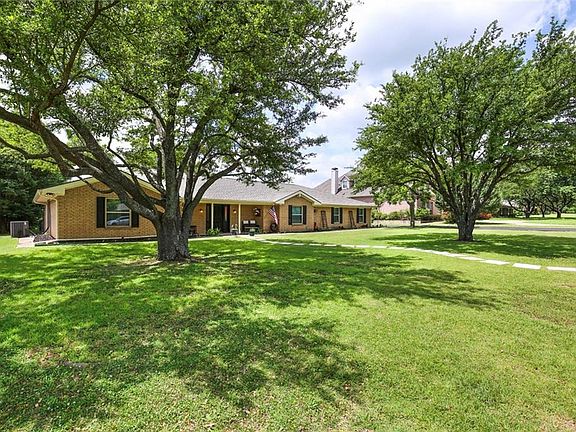 2nd image of 174 Moonlight Dr