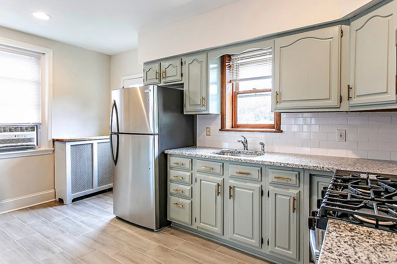 3 bed, 1098 sqft, $4,000 — Photo 1