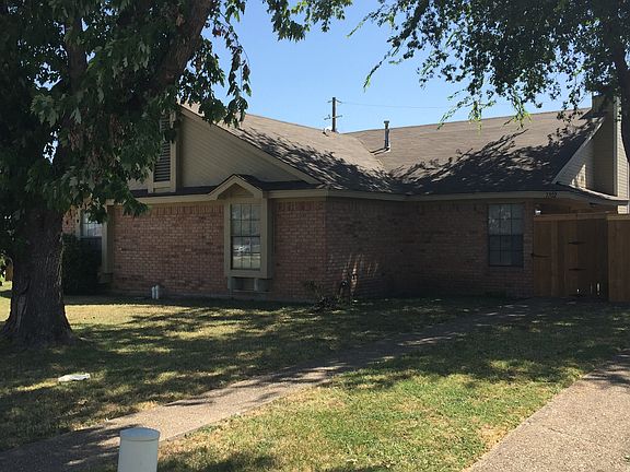 3rd image of 1700 Carrington Dr