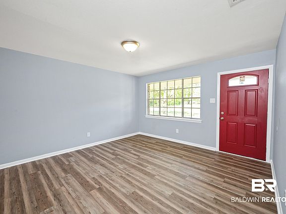 3rd image of 410 W 16th St