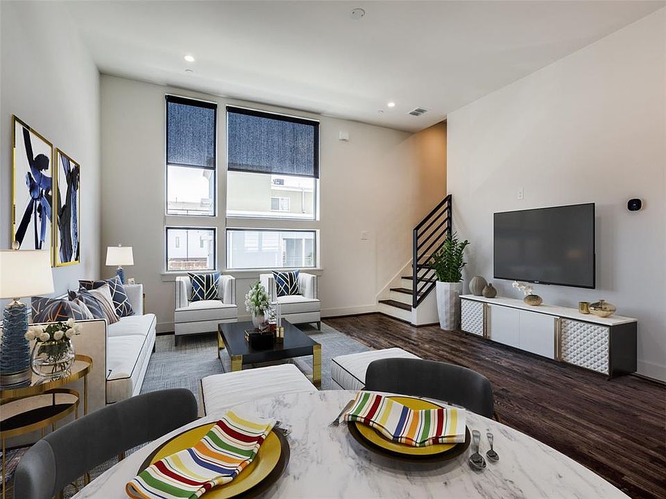 1st image of 2121 N Garrett Ave #202