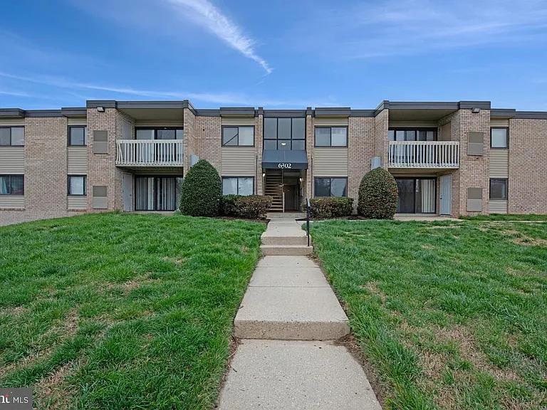 6302 Hil Mar Dr #6-2 — Photo 2