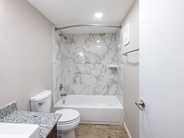 Alma Apartments — Photo 65
