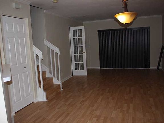 4th image of 4776 SW 14th Ct