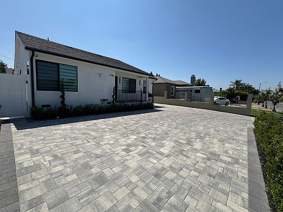 4th image of 7740 Bonner Ave