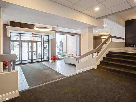2nd image of 465 W Dominion Dr Unit 1310