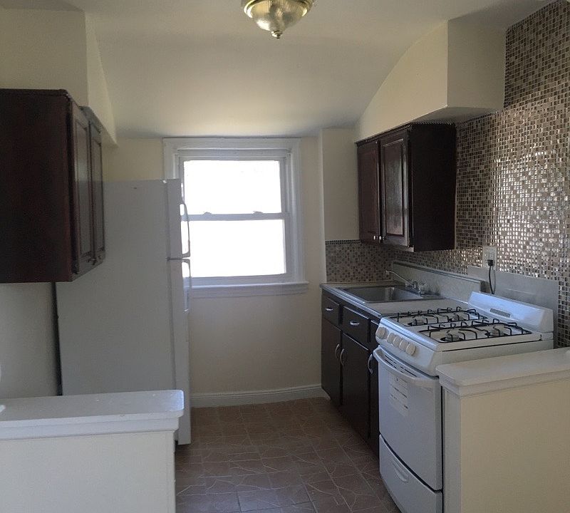 2nd image of 14130 181st St