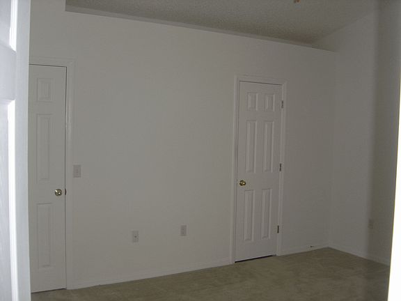 5th image of 107 Laramie Dr