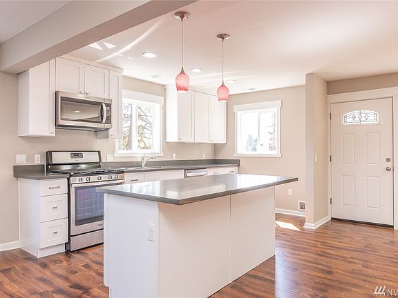 5th image of 909 S Mullen St