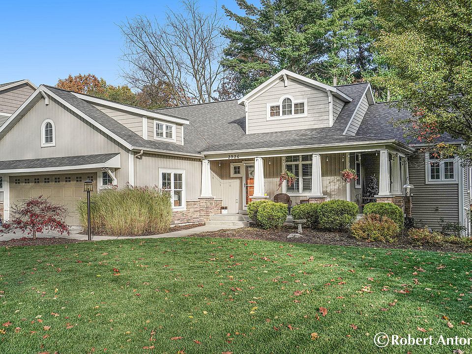 1st image of 2926 Coppergrove Dr NE