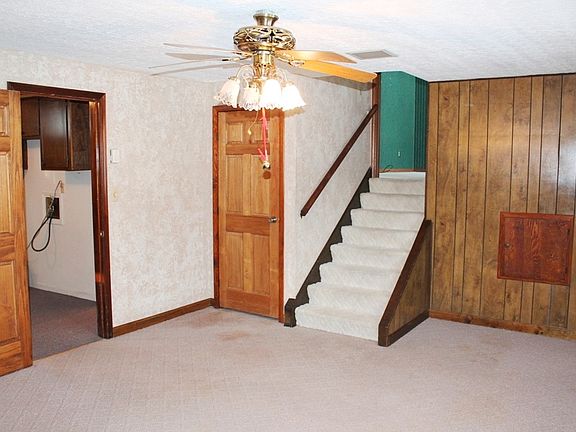 4th image of 642 Lakeview Dr