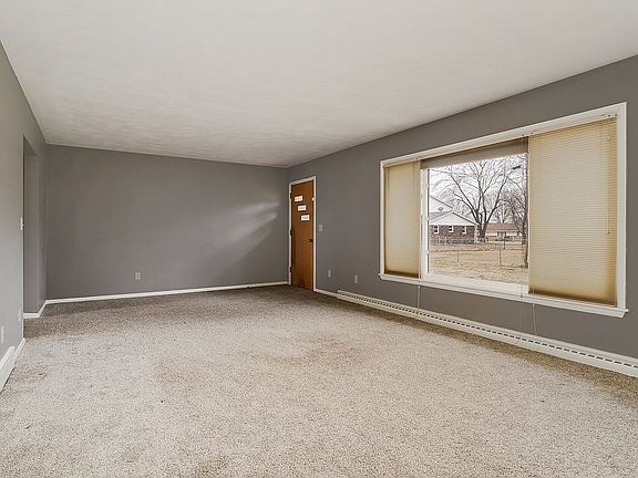 4th image of 400 Stout Dr