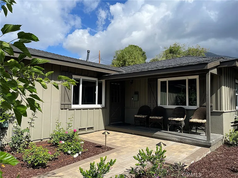 515 E Sierra Madre Blvd — Photo 2