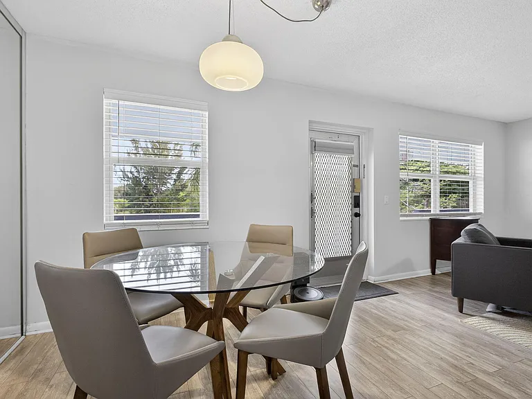 155 Windsor Dr #G — Photo 8