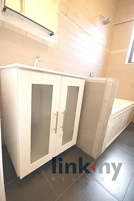 Rented by Link NY Realty | media 22