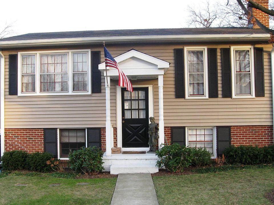 1st image of 22 Wilson Ave NW