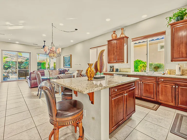 81656 Avenida De Baile — Photo 6