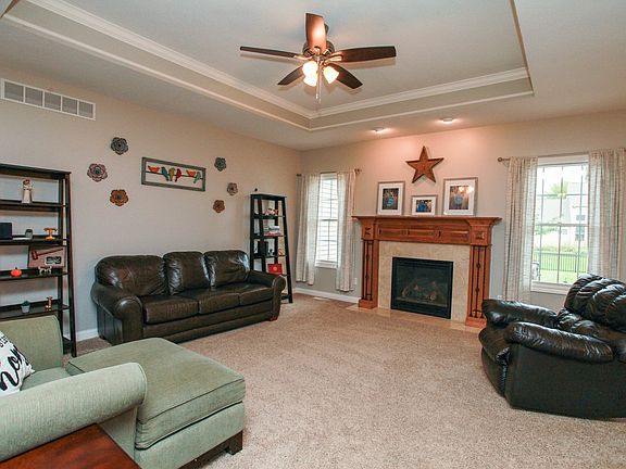4th image of 1621 W Meadowlark Dr