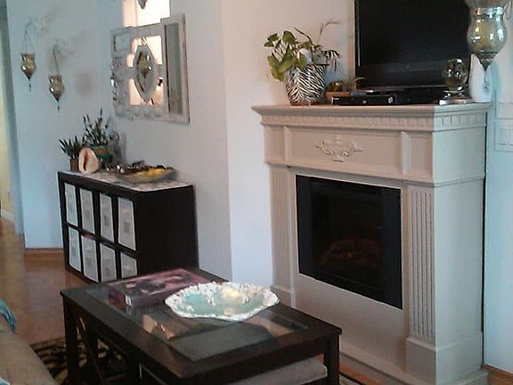 1 of 2 fireplaces