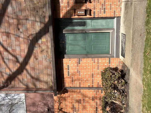 395 Shell Ct E, Columbus, OH 43213