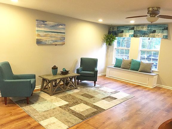  Large bright great room