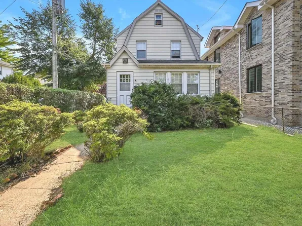 45-18 Glenwood Street, Little Neck, NY 11362