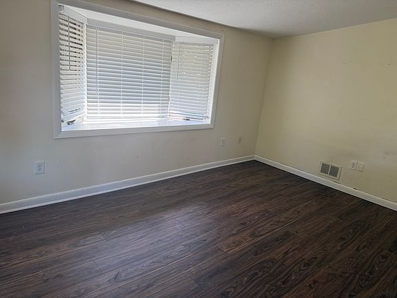 5th image of 399 High St #3