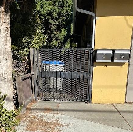 Entry gate