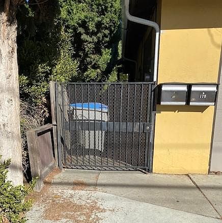 Entry gate