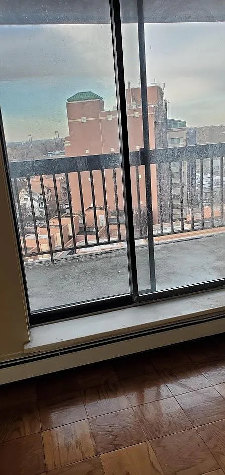 Studio, 620 sqft, $2,200 — Photo 3