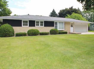 1538 Glen Rd, Green Bay, WI 54313