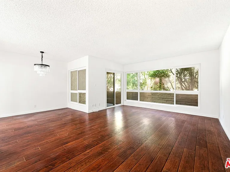 5600 Kensington Way #104 — Photo 6