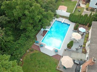 249 Cheltenham Rd, West Babylon, NY 11704