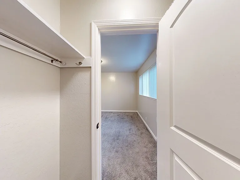 2377 Downer Ave — Photo 32