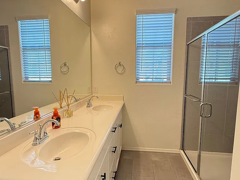 2658 S Harmony Ave — Photo 11